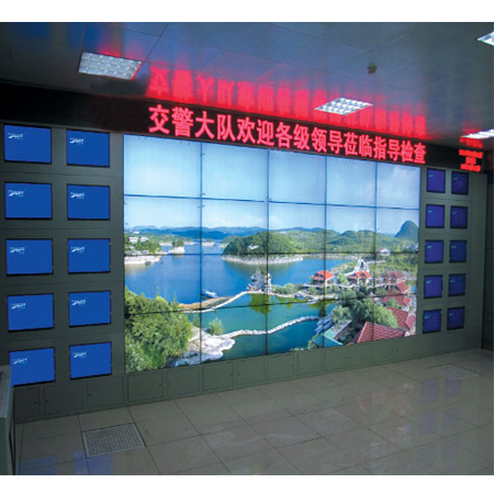 監控操作臺良好的結構特點也需要外界環境符合使用要求